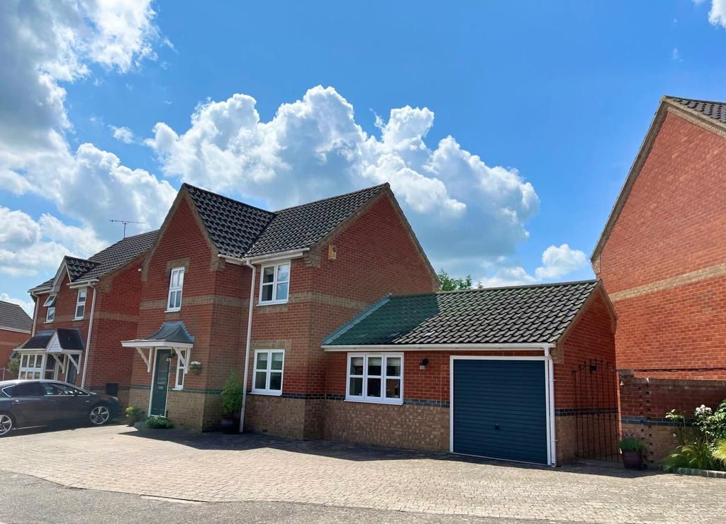 3 bed detached house for sale in Northampton Grove, Langdon Hills