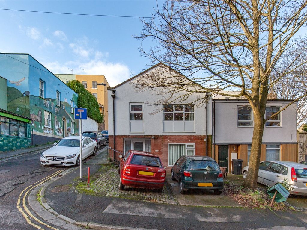 4 bed semidetached house for sale in Dove Street, Bristol BS2, £