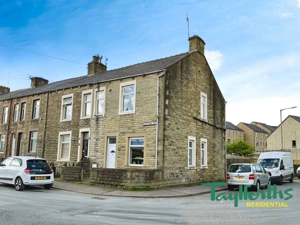 3 bed end terrace house for sale in Victoria Road, Barnoldswick BB18, £
