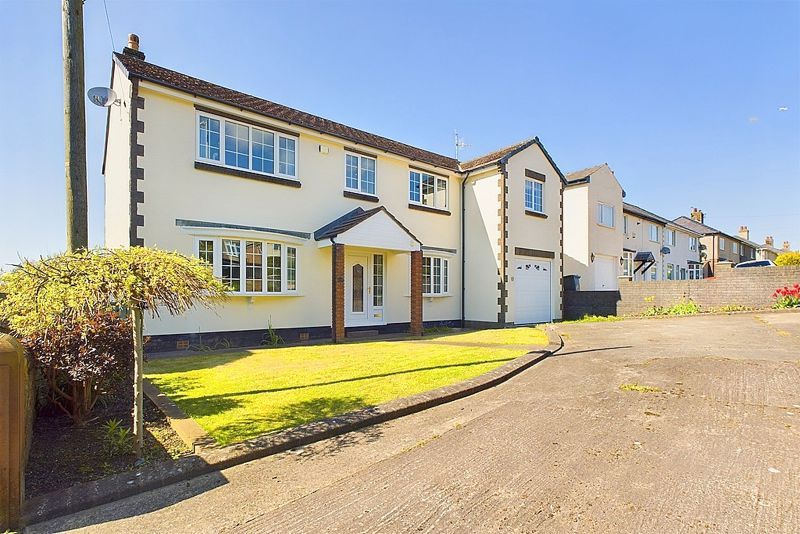 4 bed detached house for sale in Loop Road North, Whitehaven CA28, £