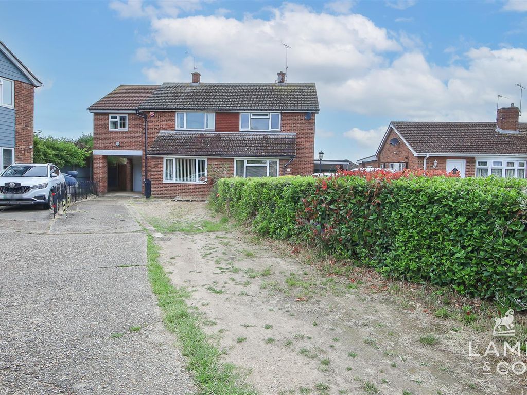 4 bed semidetached house for sale in Manfield Gardens, St. Osyth