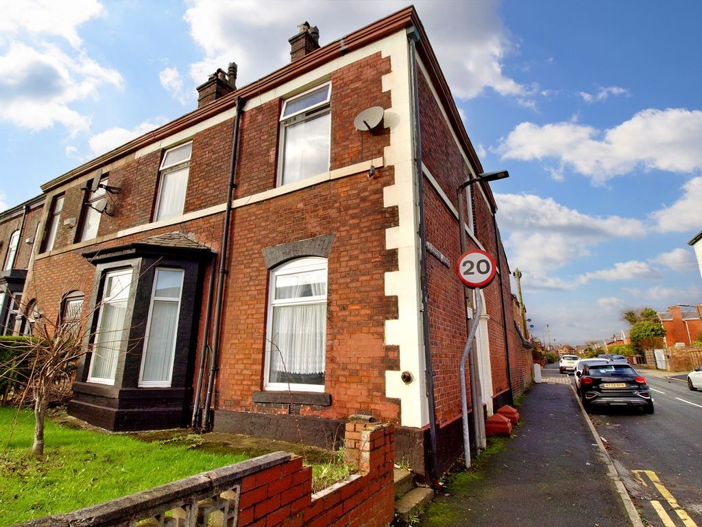 4 bed end terrace house for sale in Bolton Road, Bury BL8 Zoopla