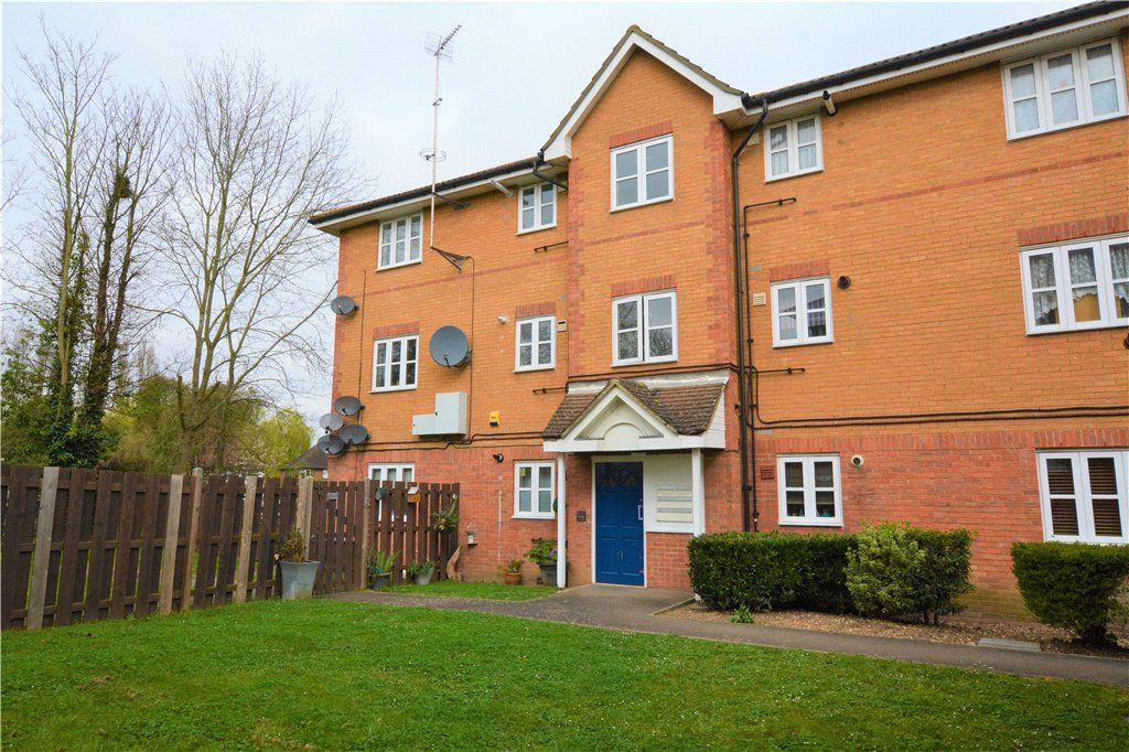 2 bed flat for sale in Blackhorse Place, Uxbridge, Middlesex UB8 Zoopla