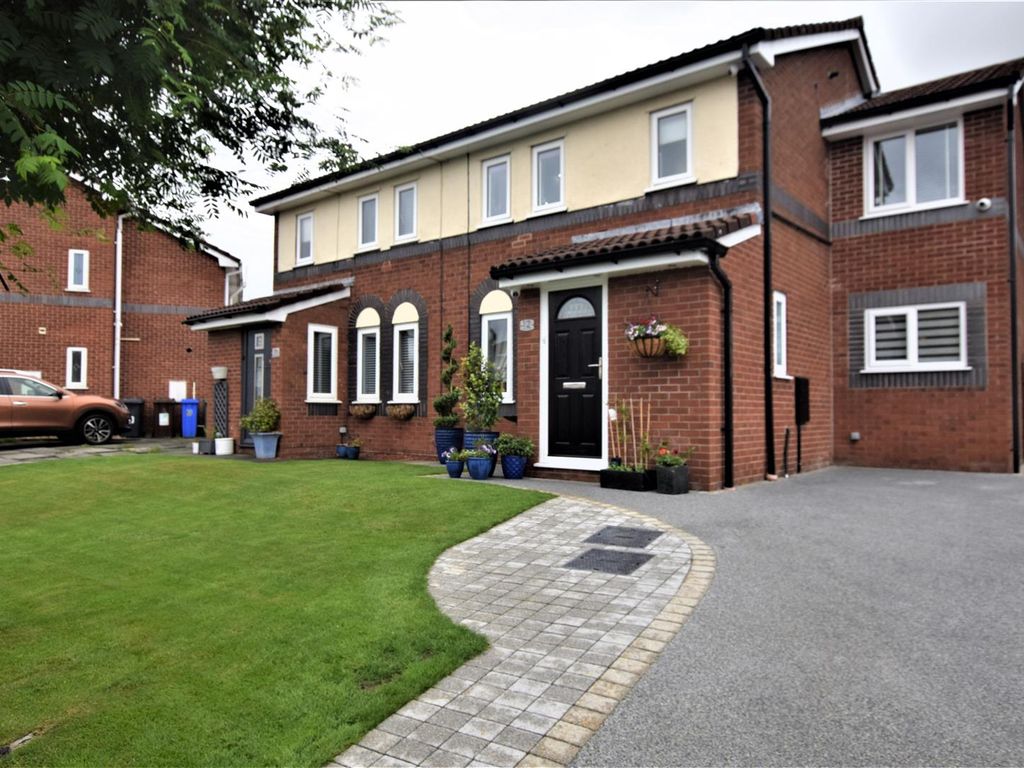 4 bed semidetached house for sale in Benedict Drive, Dukinfield SK16