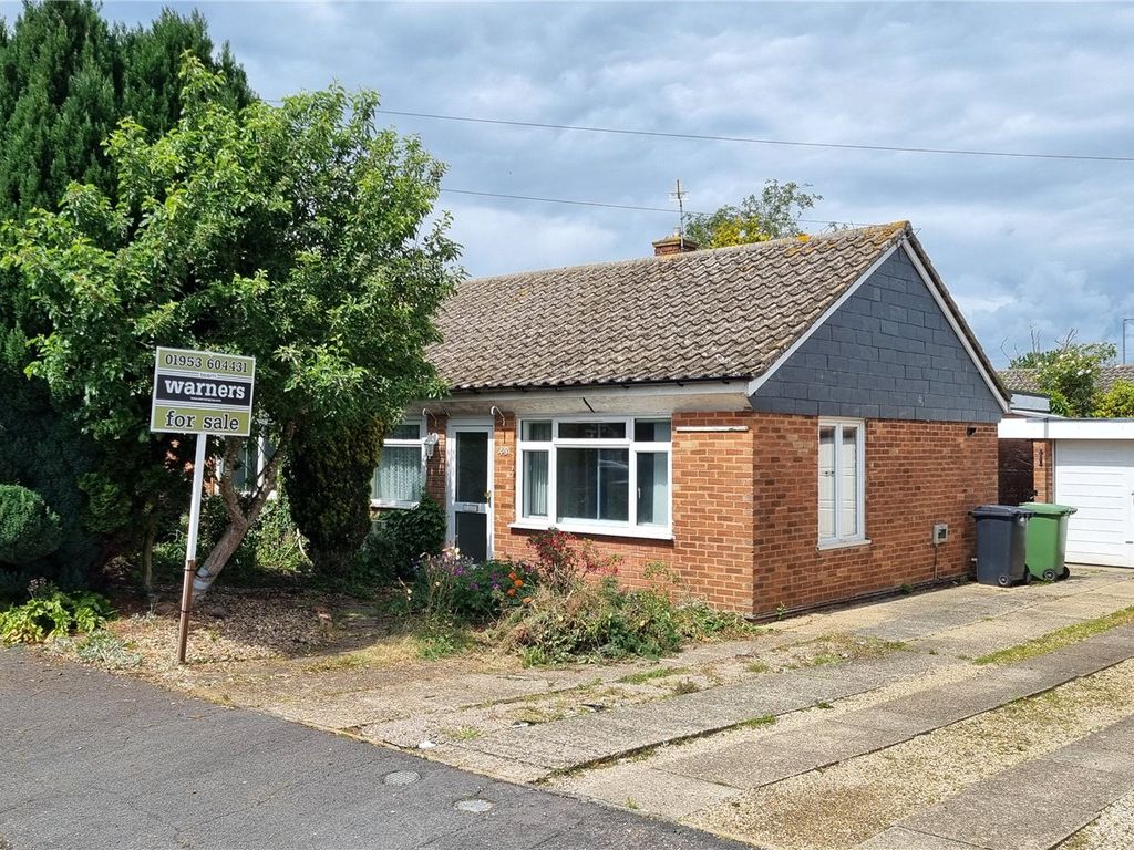 4 bed bungalow for sale in Hubbard Close, Wymondham, Norfolk NR18 Zoopla