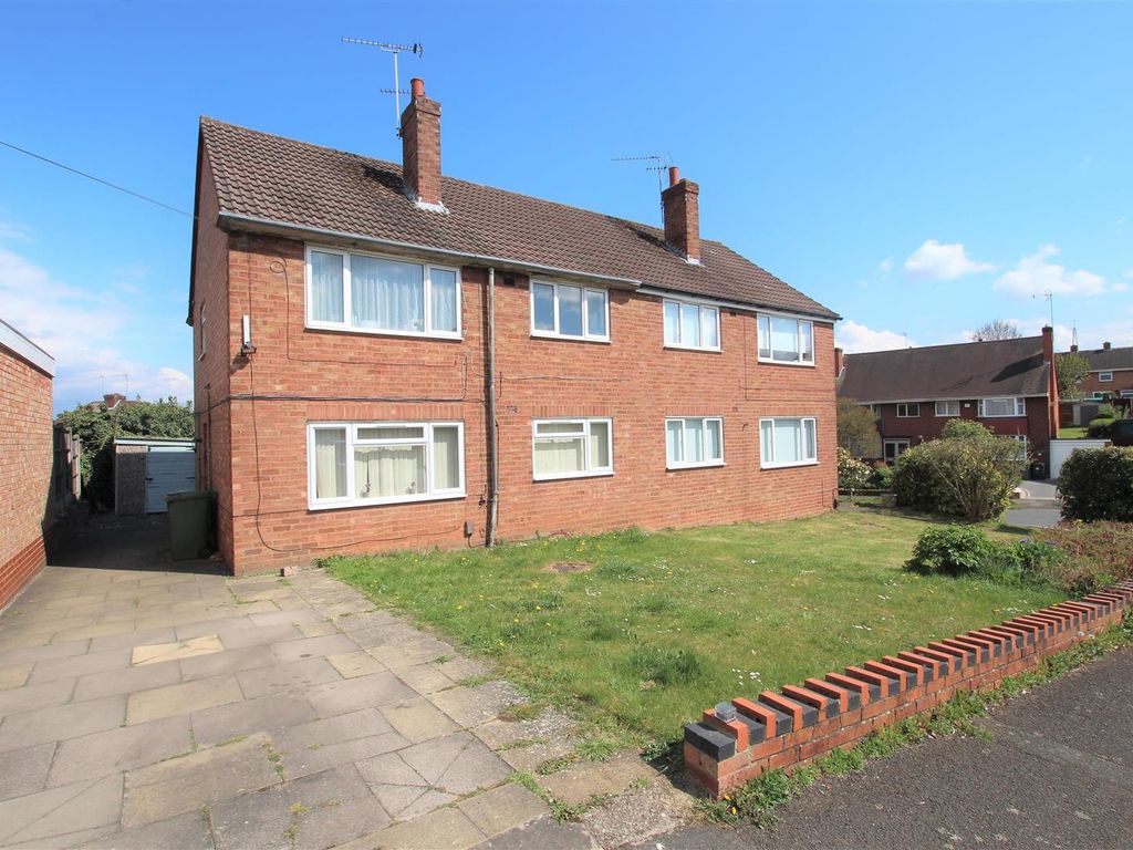 2 bed flat to rent in Larkfield Road, Redditch B98, £750 pcm Zoopla