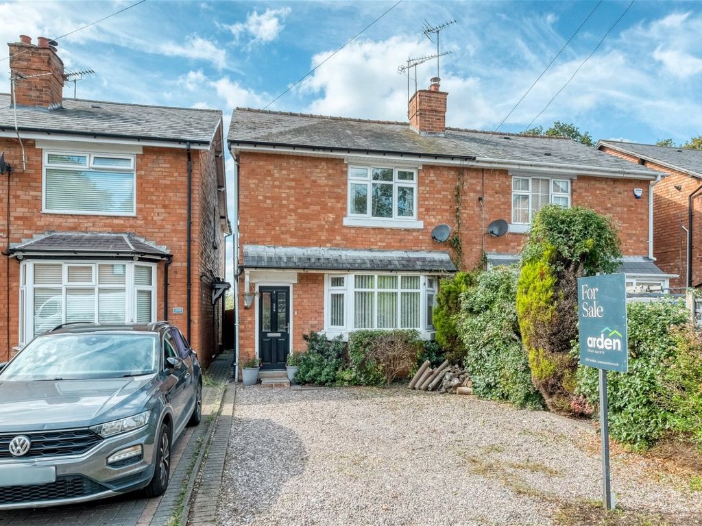 3 bed semidetached house for sale in Evesham Road, Redditch B97, £