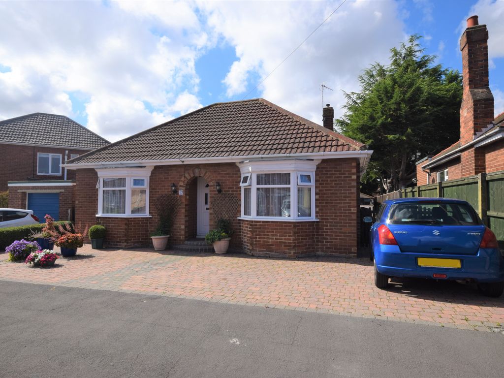 3 bed detached bungalow for sale in Grosvenor Crescent, Louth LN11 Zoopla
