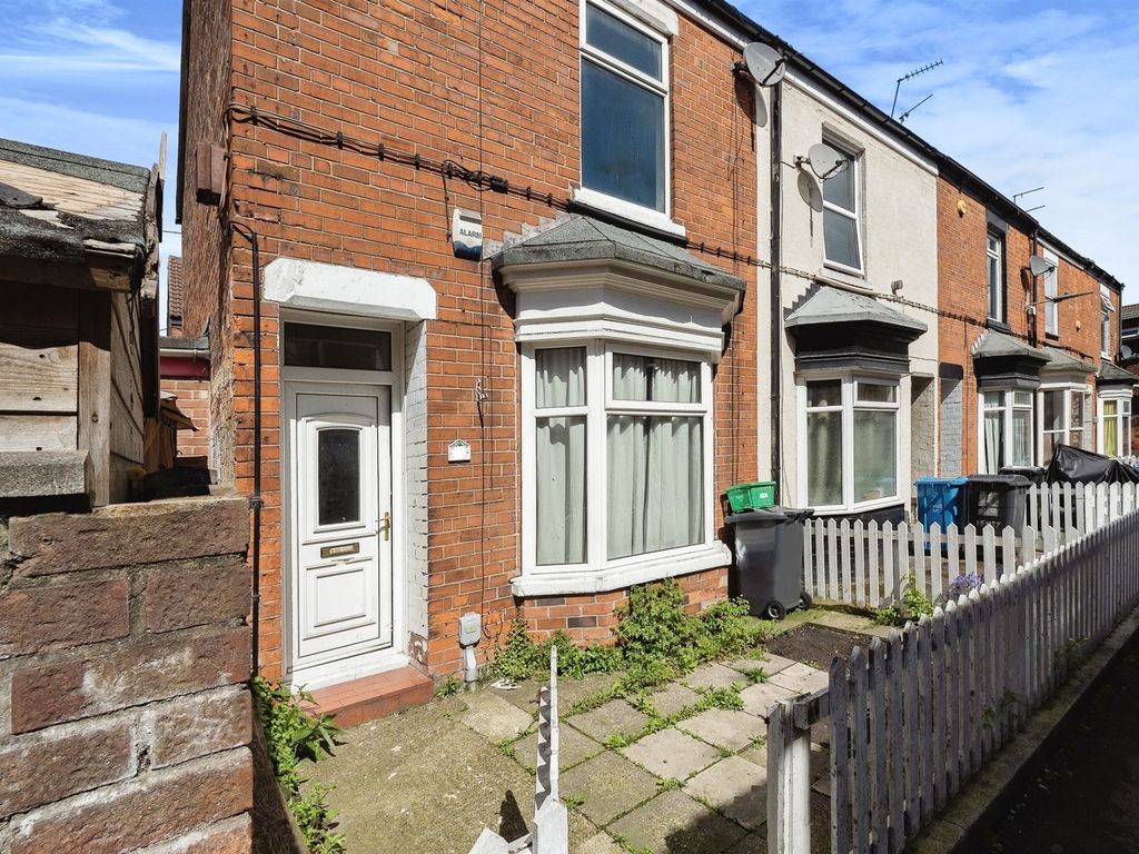 2 bed end terrace house for sale in Henley Avenue, Brazil Street, Hull