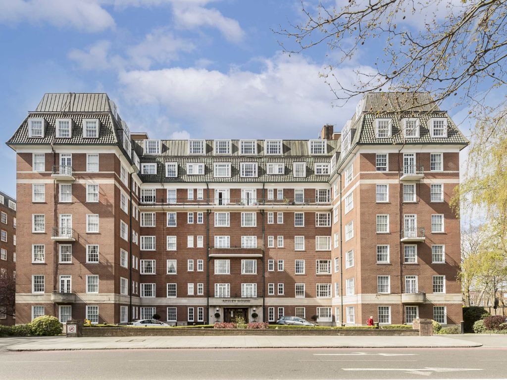 Finchley Road, London NW8  