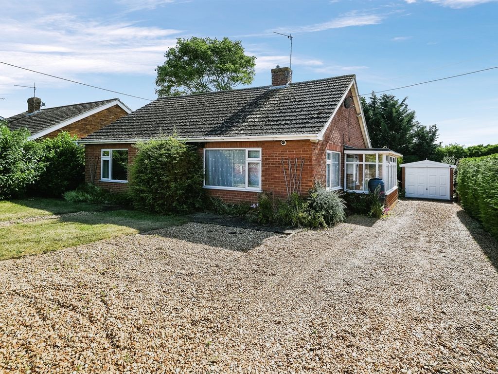 3 bed detached bungalow for sale in Cheney Hill, Heacham, King's Lynn