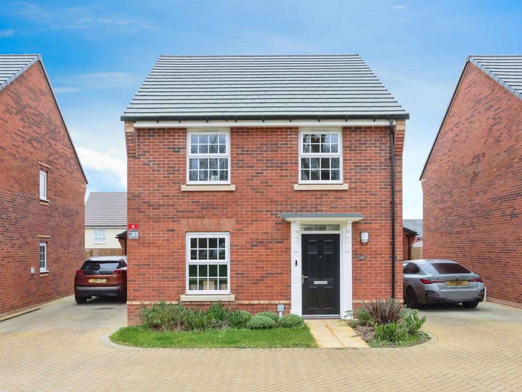 4 bed detached house for sale in Gaia Drive, Fairfields, Milton Keynes
