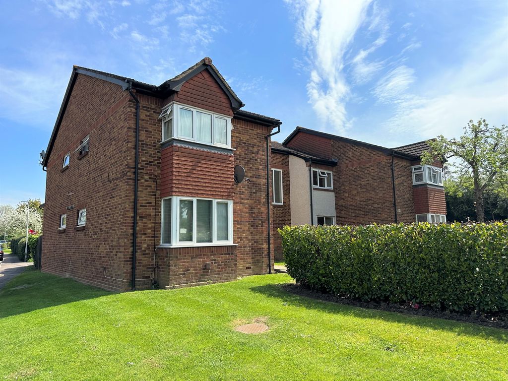Studio for sale in Rabournmead Drive, Northolt UB5 Zoopla