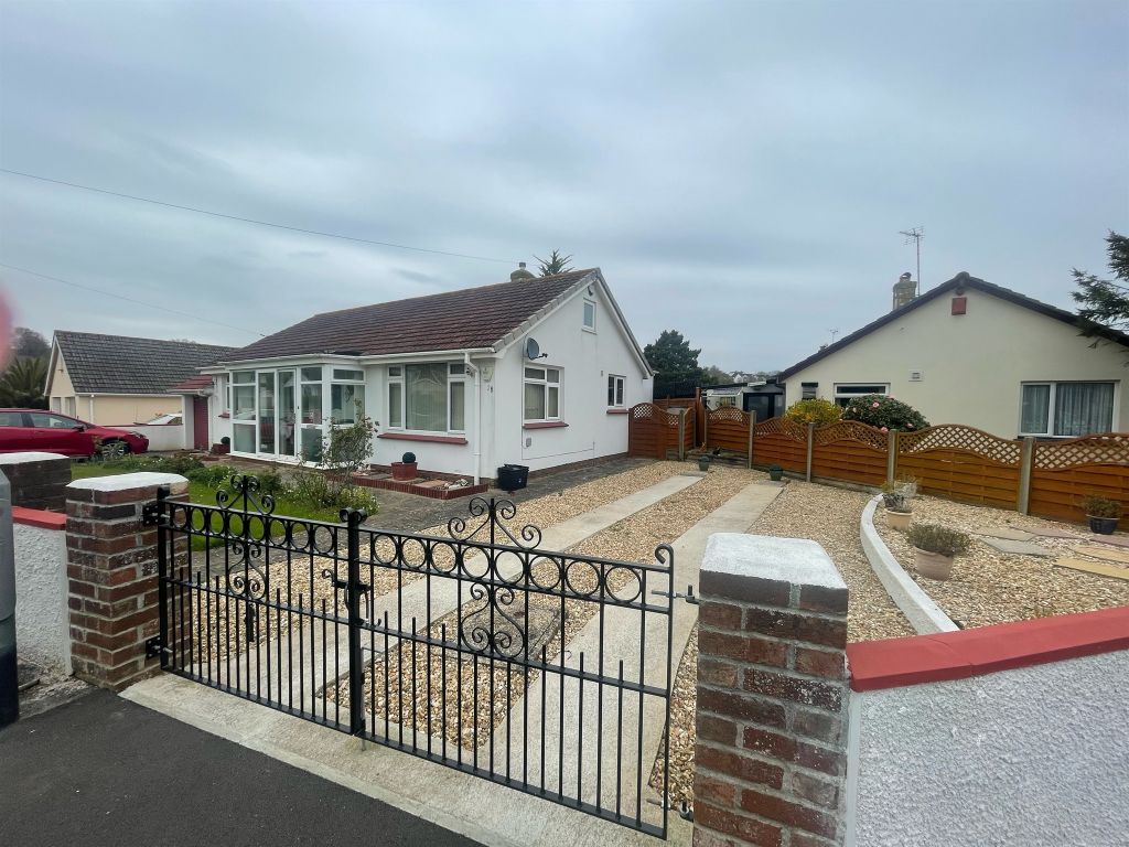 3 bed detached bungalow for sale in Albany Road, Preston, Paignton TQ3