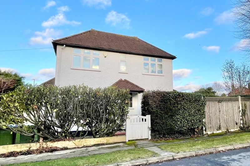 2 bed detached house for sale in Cornwall Avenue, Claygate, Esher KT10