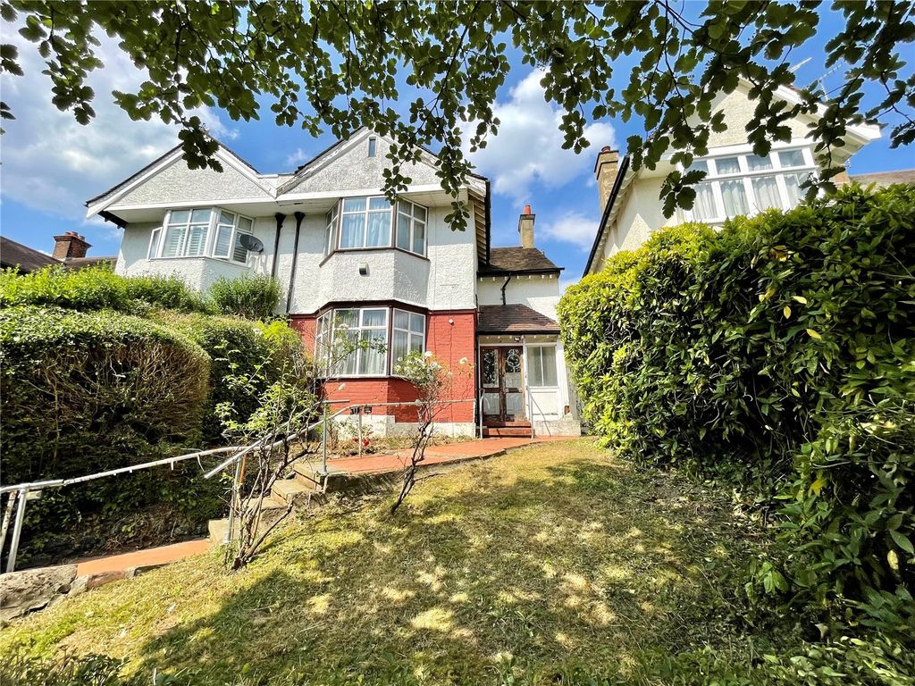 5 bed semidetached house for sale in Corringham Road, Hampstead Garden