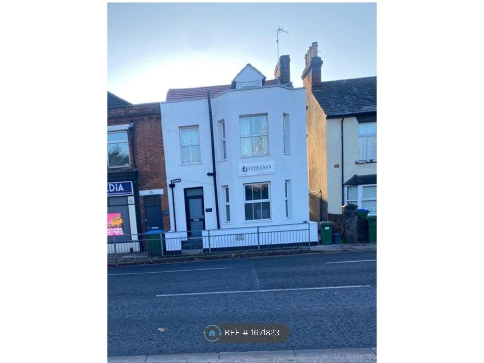 Room to rent in Wendover Road, Aylesbury HP21, £675 pcm Zoopla