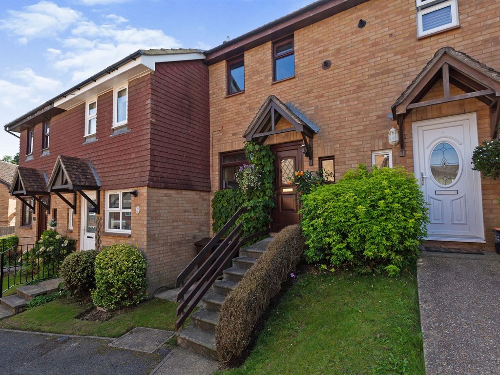 2 bed terraced house for sale in Green Way, Tunbridge Wells TN2 Zoopla