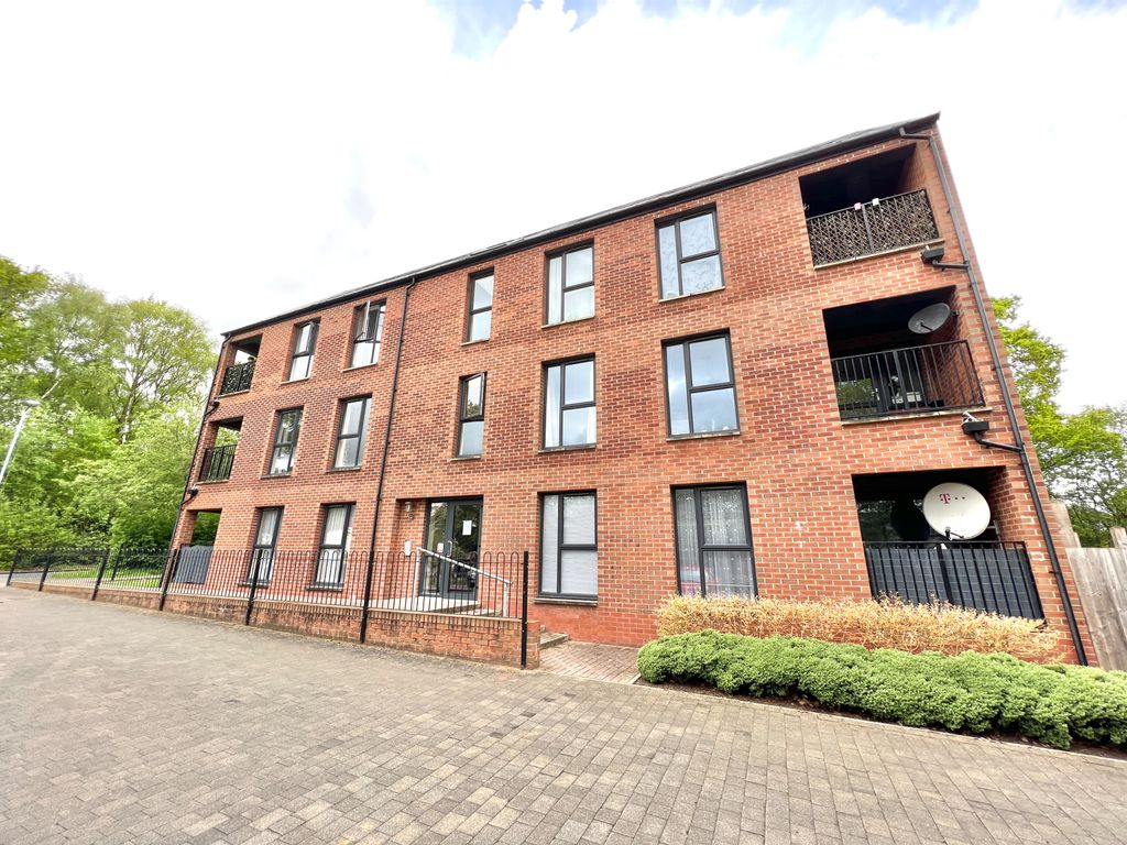 2 bed flat for sale in Ketley Park Road, Ketley, Telford TF1 Zoopla