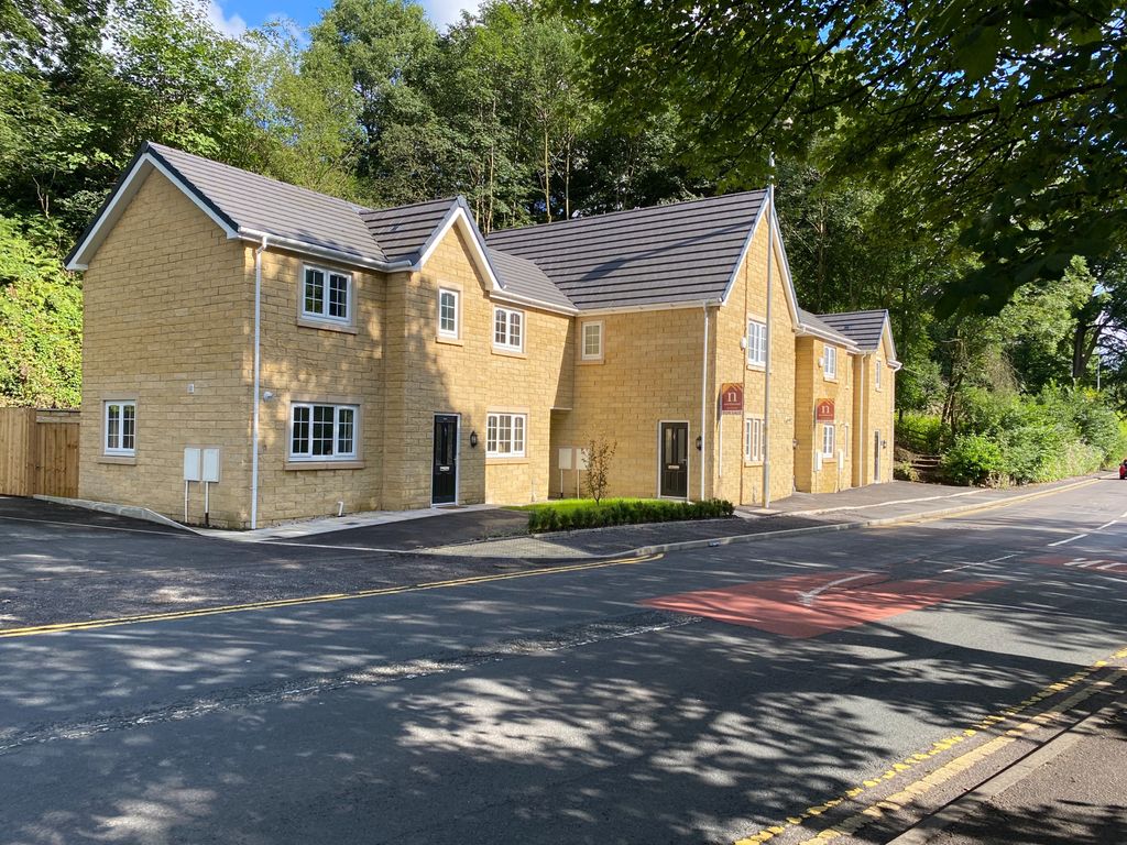 New home, 3 bed town house for sale in 410 Milnrow Road, Shaw, Shaw OL2