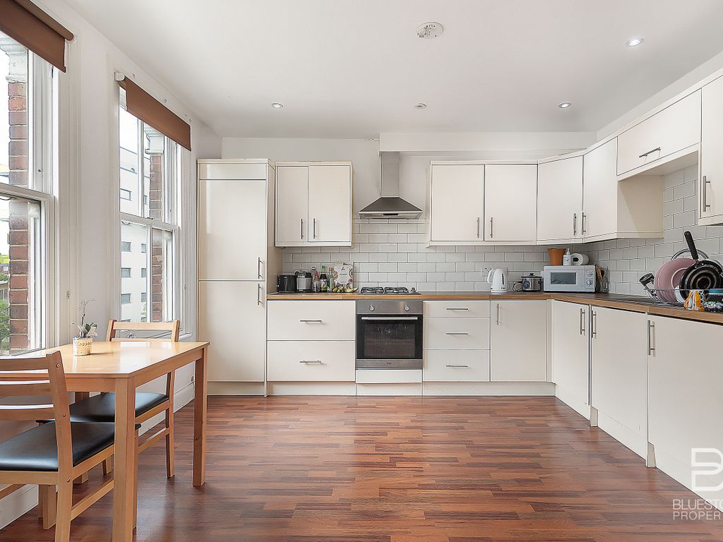 2 bed flat for sale in Coldharbour Lane, London SE5, £495,000 Zoopla
