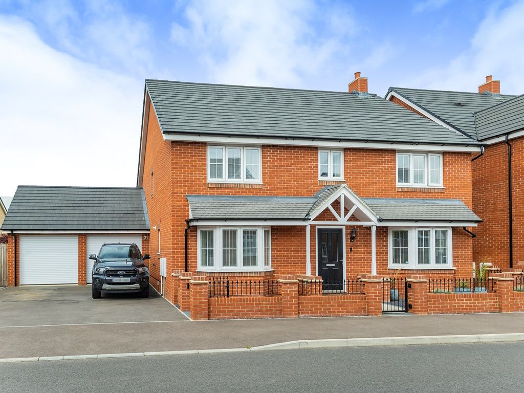 5 bed detached house for sale in Faraday Corner, Shefford SG17 Zoopla