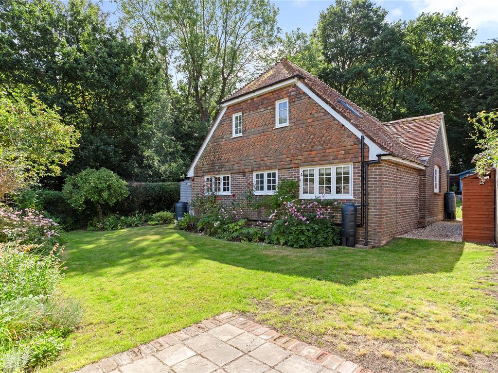 3 bed detached house for sale in Grayswood Common, Grayswood, Haslemere, Surrey GU27, £550,000