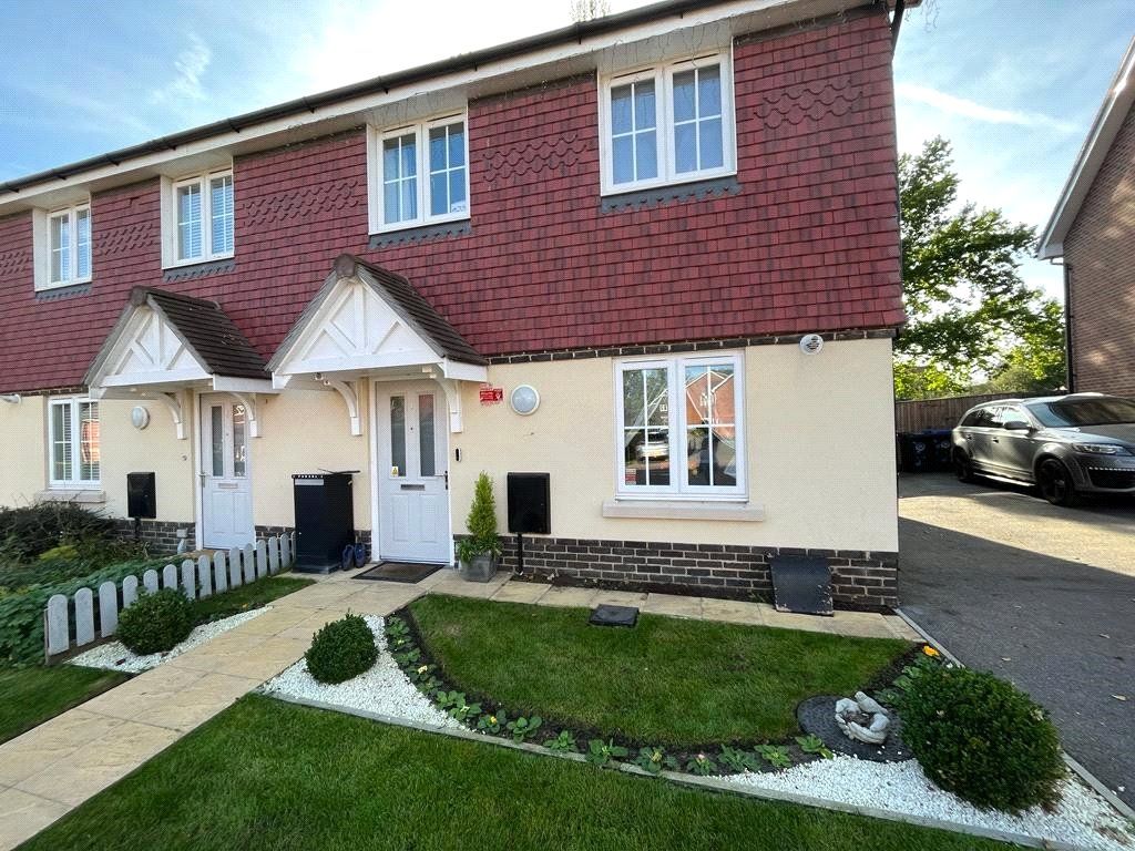 3 bed semidetached house for sale in West End, Woking, Surrey GU24, £