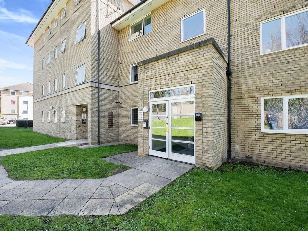 1 bed flat for sale in Hogg Lane, Grays RM17 Zoopla