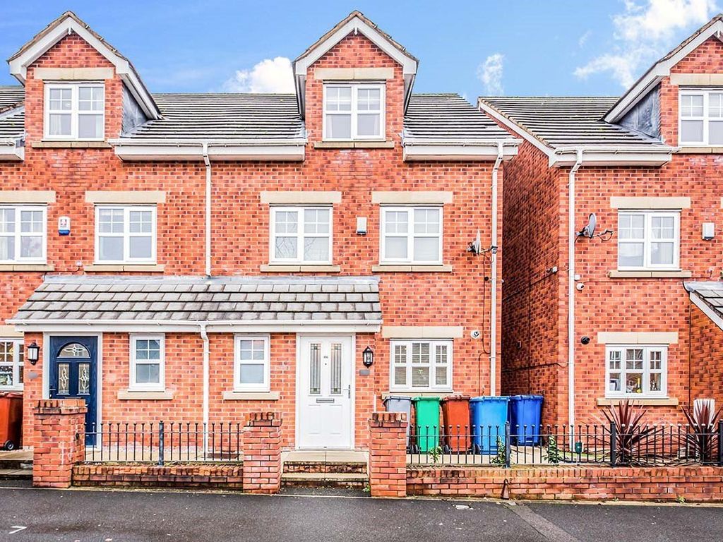 3 bed end terrace house to rent in Barrow Hill Road, Manchester