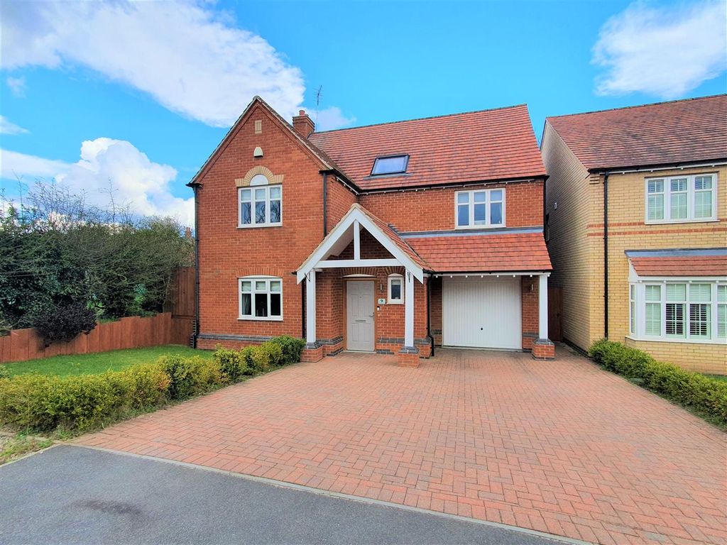 4 bed detached house for sale in Hawley Close, Hugglescote, Coalville