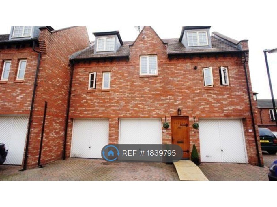 3 bed semidetached house to rent in Butts Green, Westbrook, Warrington