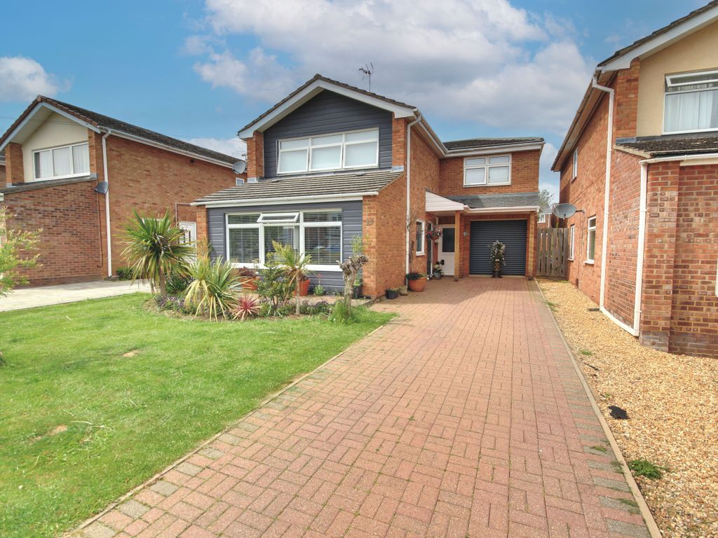 4 bed detached house for sale in Wheatfields, St Ives, Cambs PE27 Zoopla