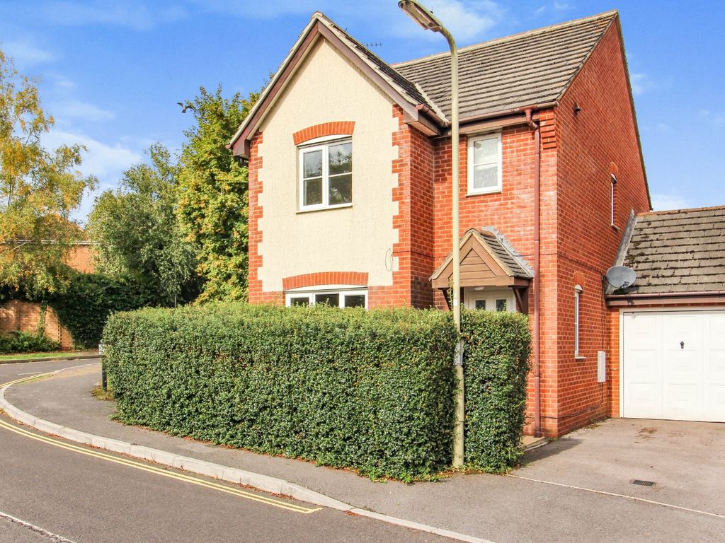 3 bed detached house to rent in Cole Close, Andover, Hampshire SP10, £ ...