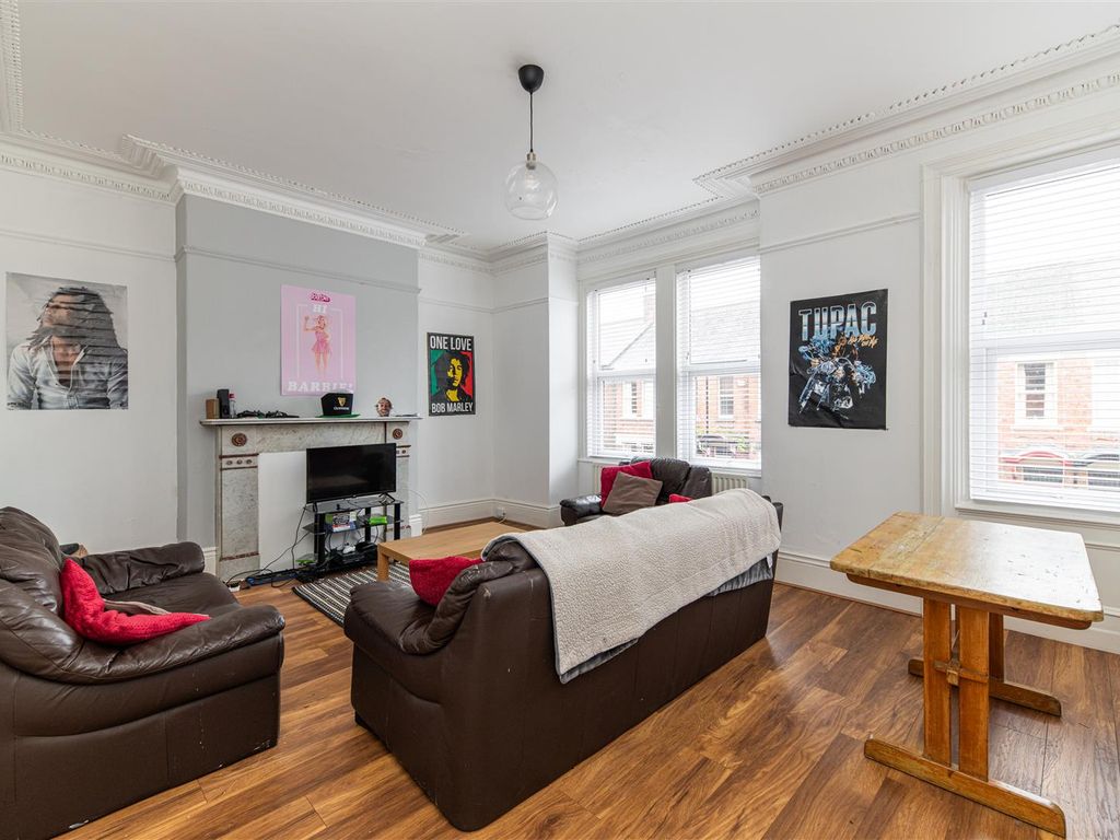 6 bed terraced house to rent in Sidney Grove, Fenham, Newcastle Upon