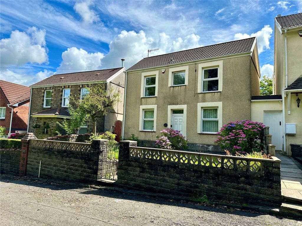 3 bed detached house for sale in Jersey Road, Bonymaen, Abertawe SA1, £140,000 Zoopla