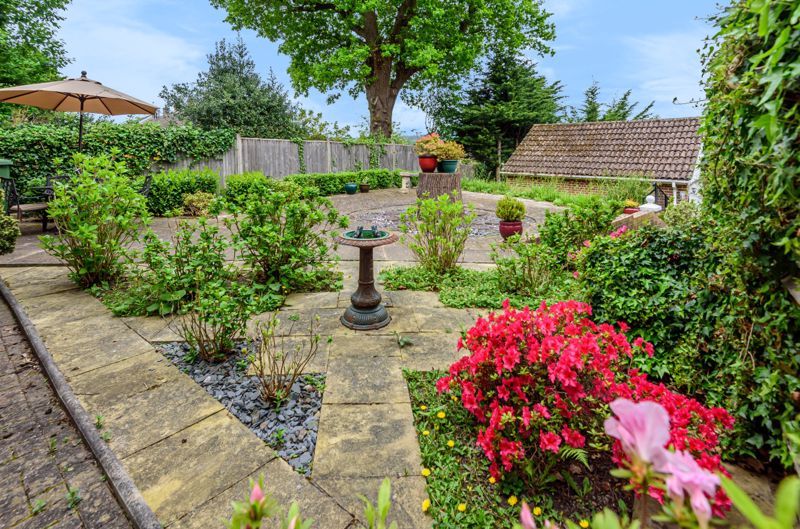 3 bed detached house for sale in Broadmead, Tunbridge Wells TN2 Zoopla