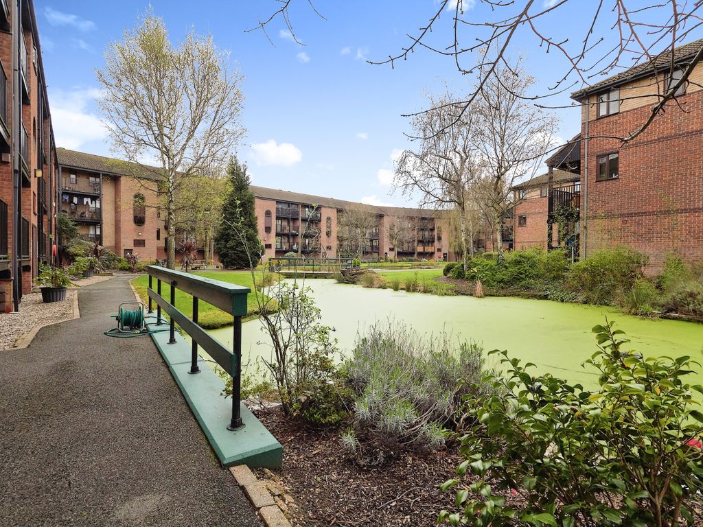 1 bed flat for sale in Castle Gardens, Nottingham, Nottinghamshire NG7