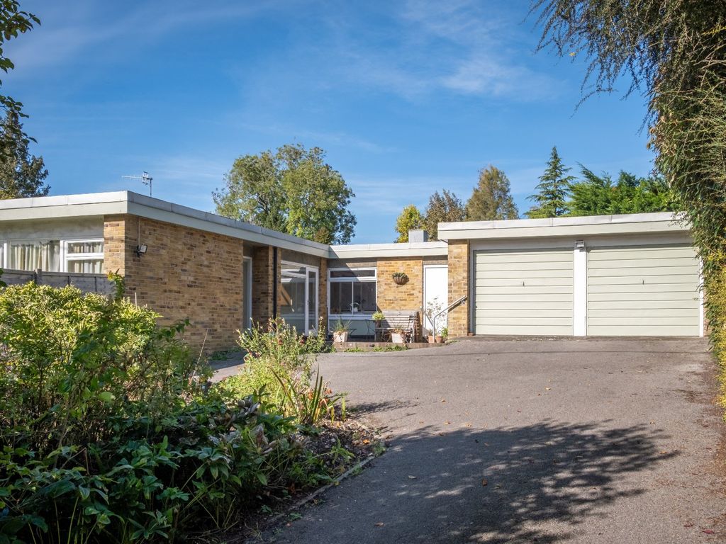 4 bed bungalow for sale in Cooks Lane, Walderton, Chichester, West