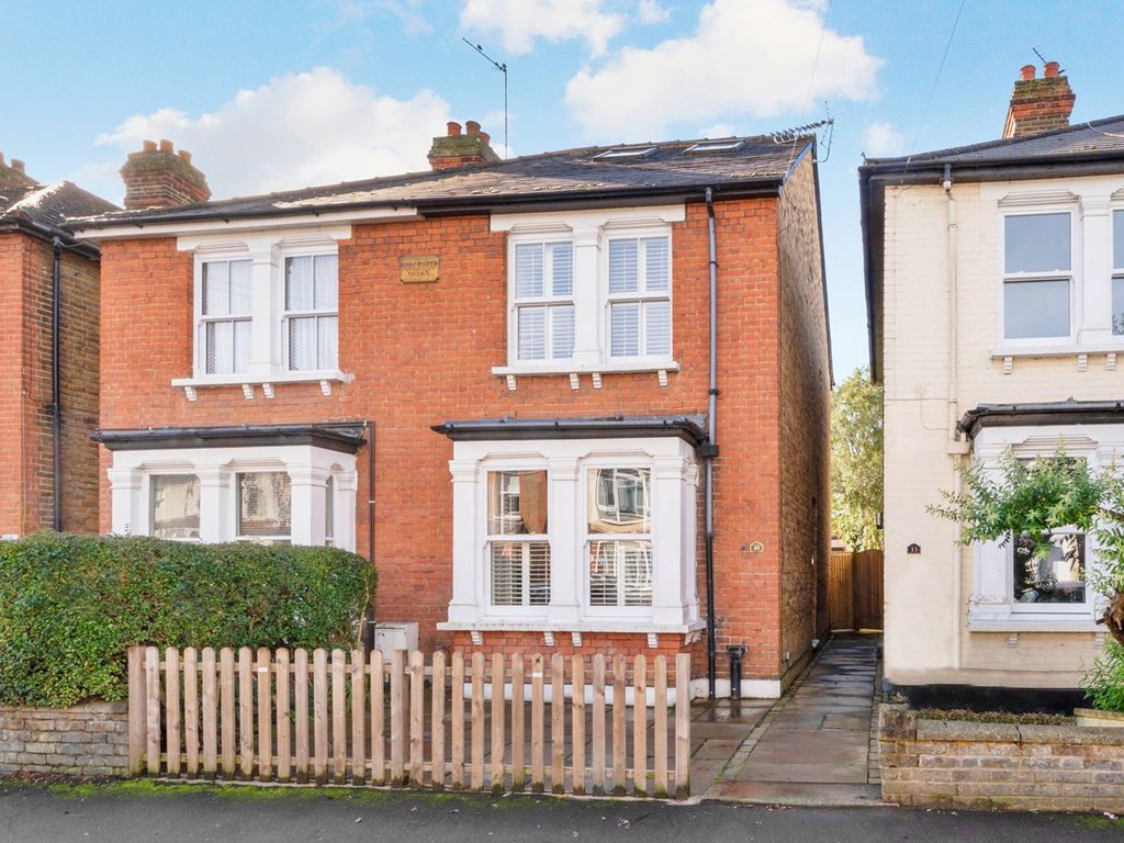 3 bed semidetached house for sale in Russell Road, WaltonOnThames