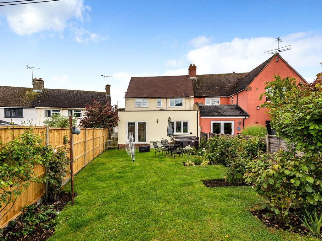 3 bed semidetached house for sale in Orchard Road, Alderton