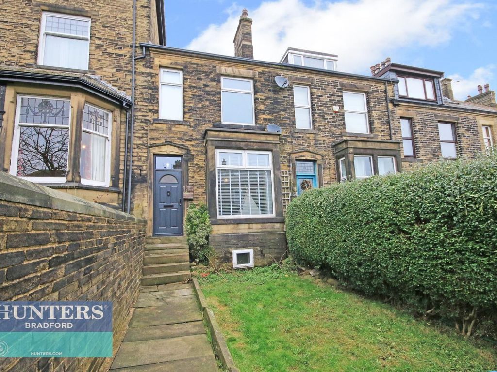 3 bed terraced house for sale in Pasture Lane, Clayton, Bradford BD14
