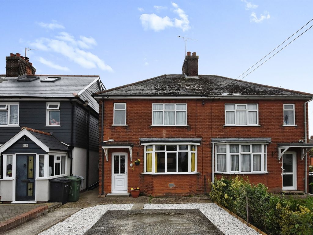 3 bed semidetached house for sale in Warren Road, Braintree CM7, £