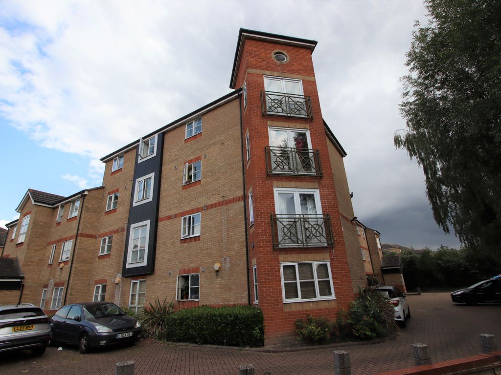 2 bed flat for sale in Martini Drive, Enfield EN3, £285,950 Zoopla
