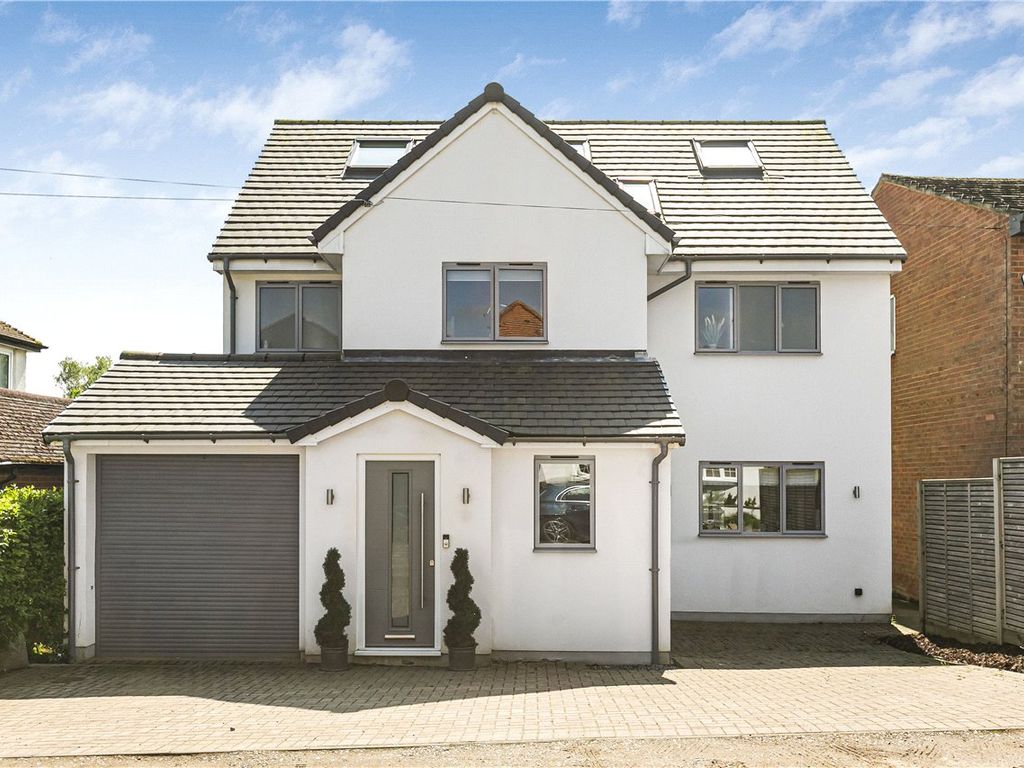 5 bed country house for sale in Cavan Road, Redbourn, St. Albans