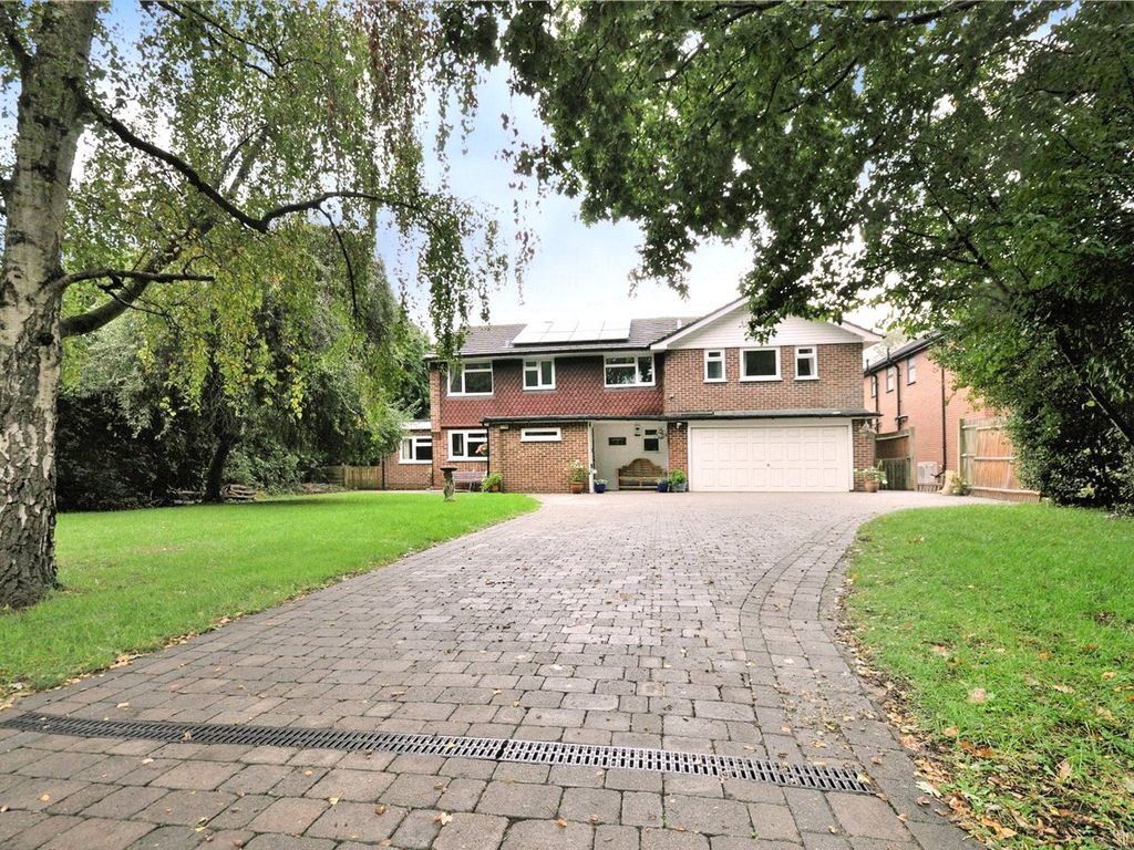 5 bed detached house to rent in Horley, Surrey RH6 Zoopla