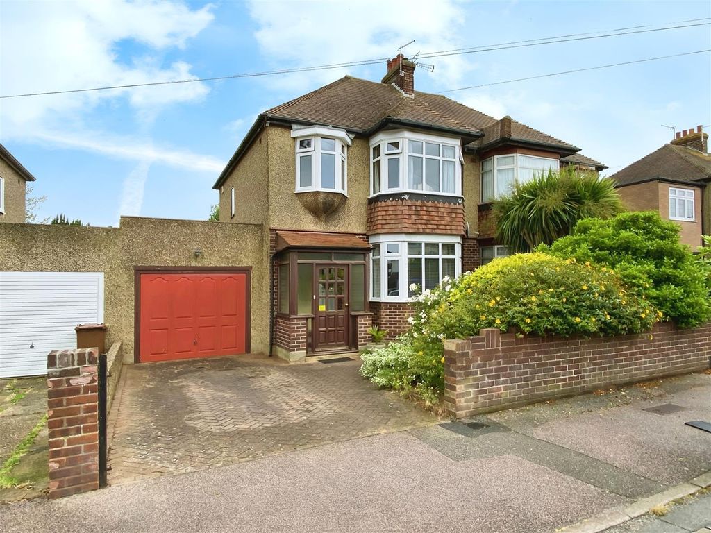 3 bed semidetached house for sale in Beresford Avenue, Rochester ME1