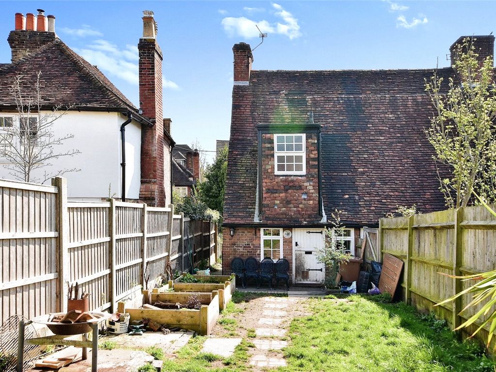 2 bed end terrace house for sale in The Street, Detling, Maidstone