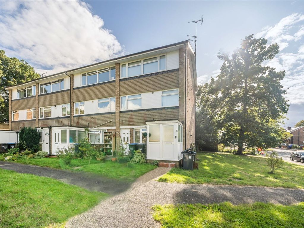2 bed for sale in Sunnywood Drive, Haywards Heath RH16, £250,000 Zoopla