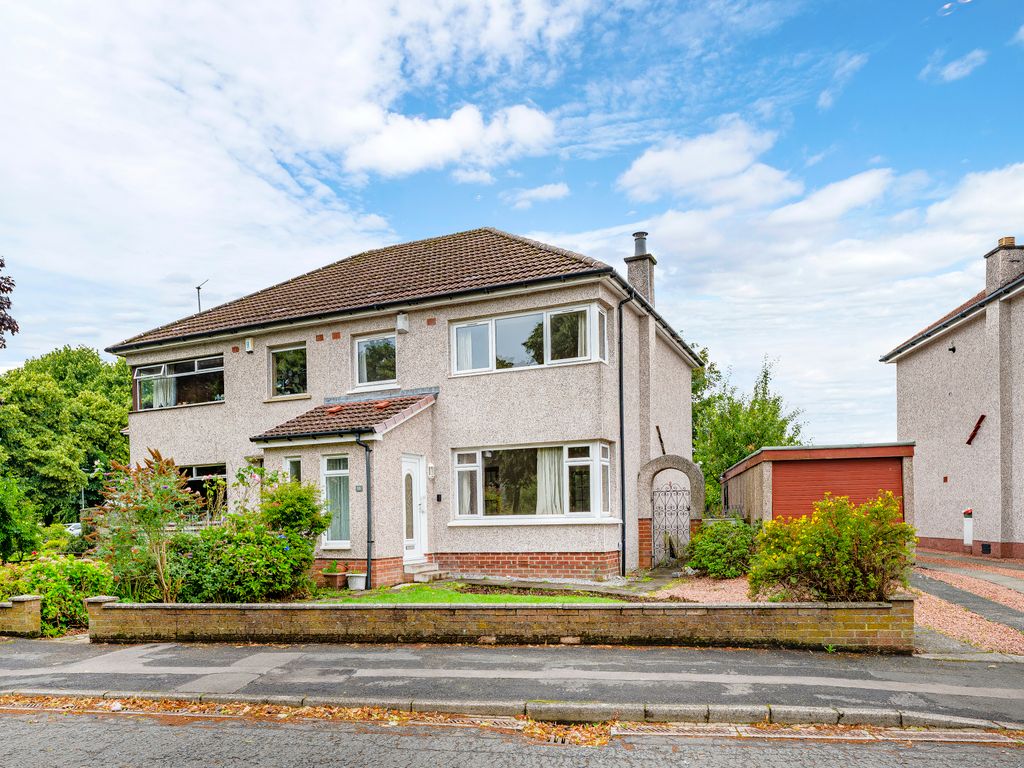 3 bed semidetached house for sale in Cloan Crescent,